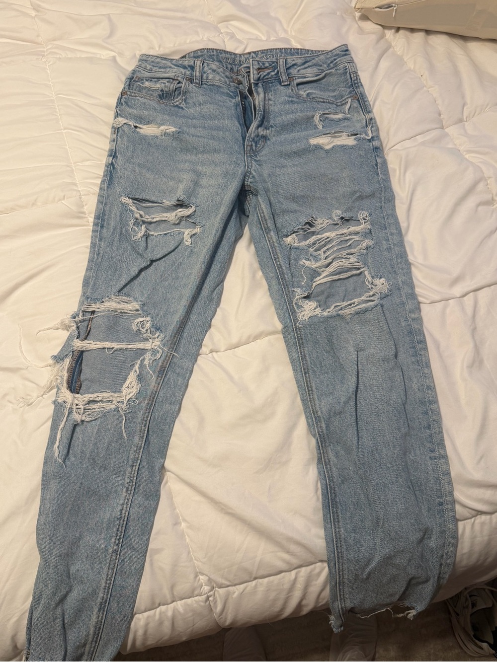 American Eagle Outfitters Light Wash Ripped Boyfriend Jeans